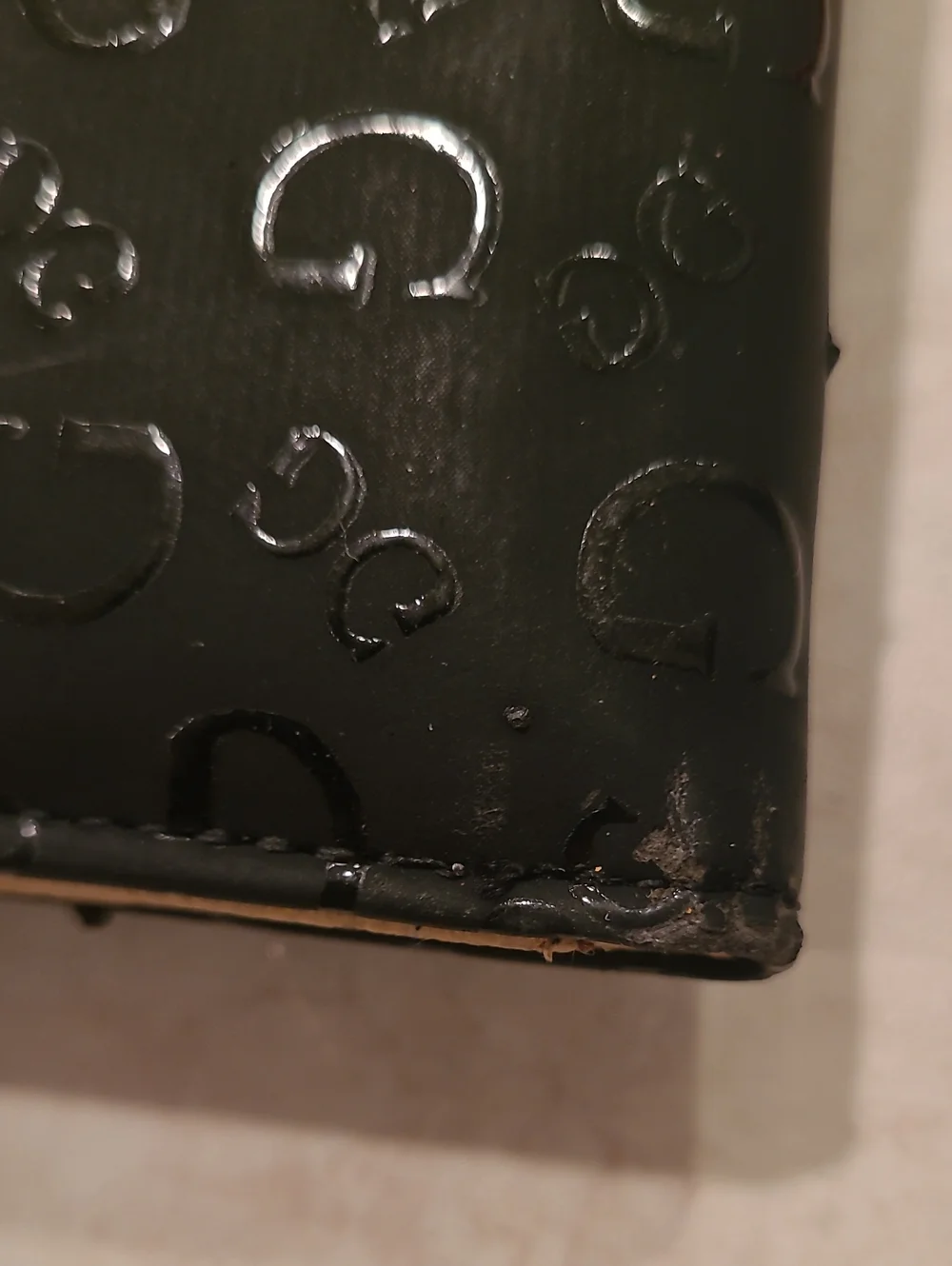 NWOT Guess Black Trifold Wallet